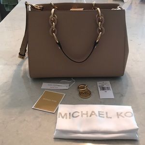 Michael Kors Cynthia Medium Saffiano